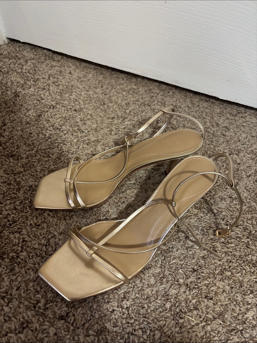 H&M Gold Strappy Women's Sandals - Elegant Square Toe Heel